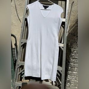 WHITE SLEEVELESS SHEATH BY EXPRESS SZ 9-10 JR.